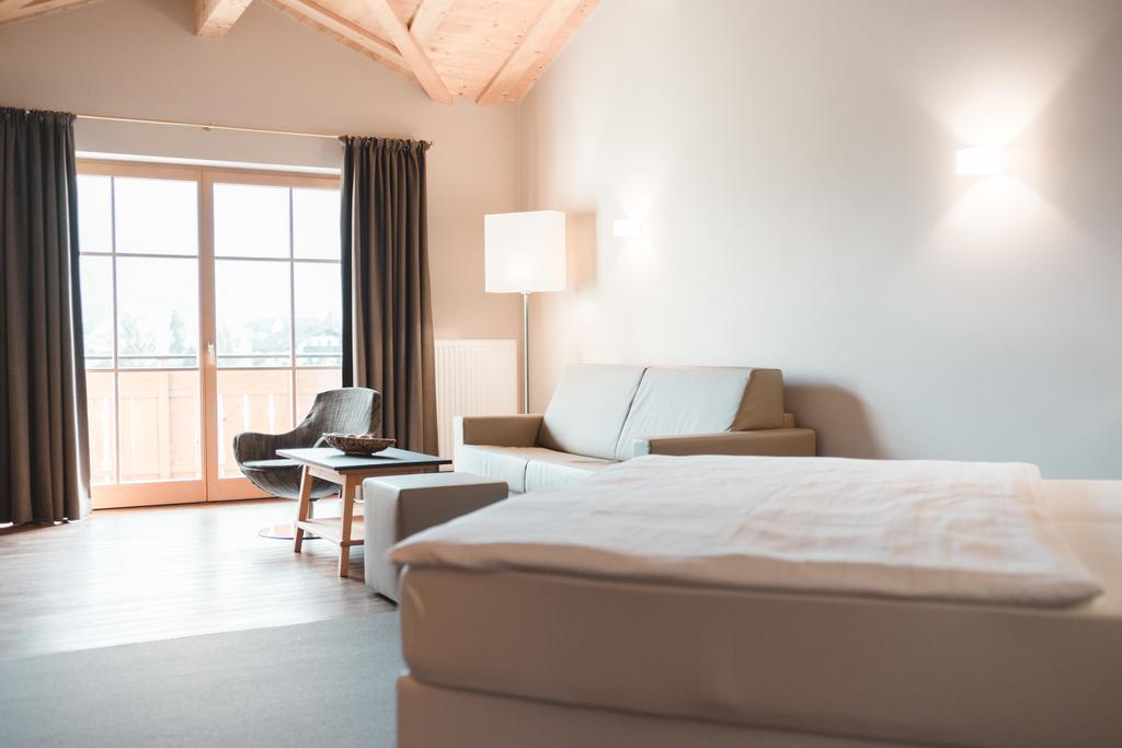 Hotel Tiefenbrunn Gardensuites & Breakfast Lana Luaran gambar