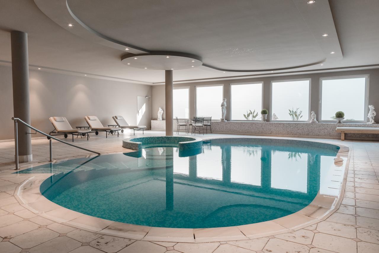 Hotel Tiefenbrunn Gardensuites & Breakfast Lana Luaran gambar