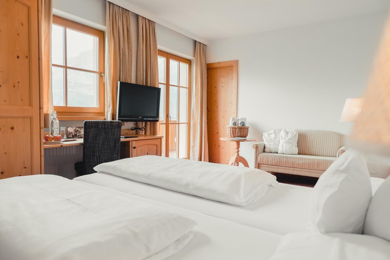 Hotel Tiefenbrunn Gardensuites & Breakfast Lana Luaran gambar