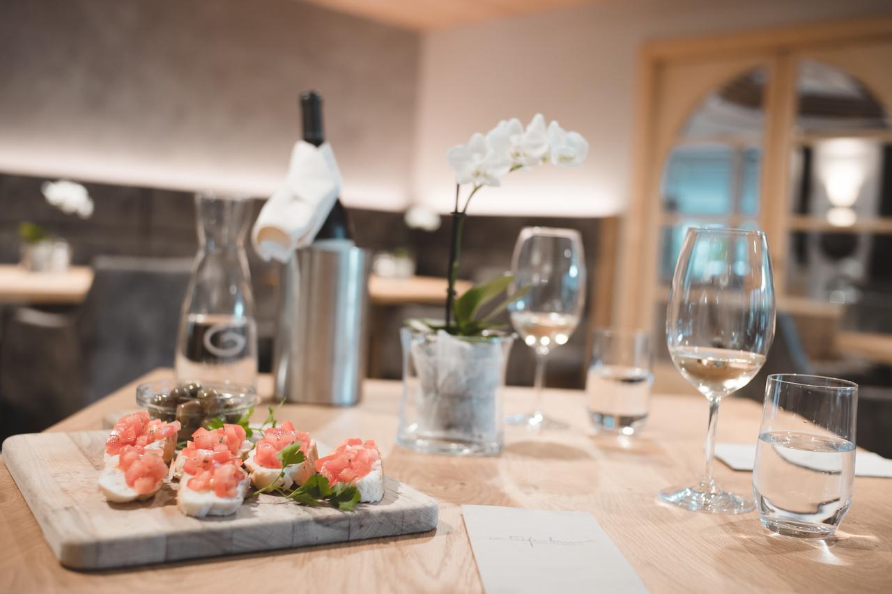 Hotel Tiefenbrunn Gardensuites & Breakfast Lana Luaran gambar