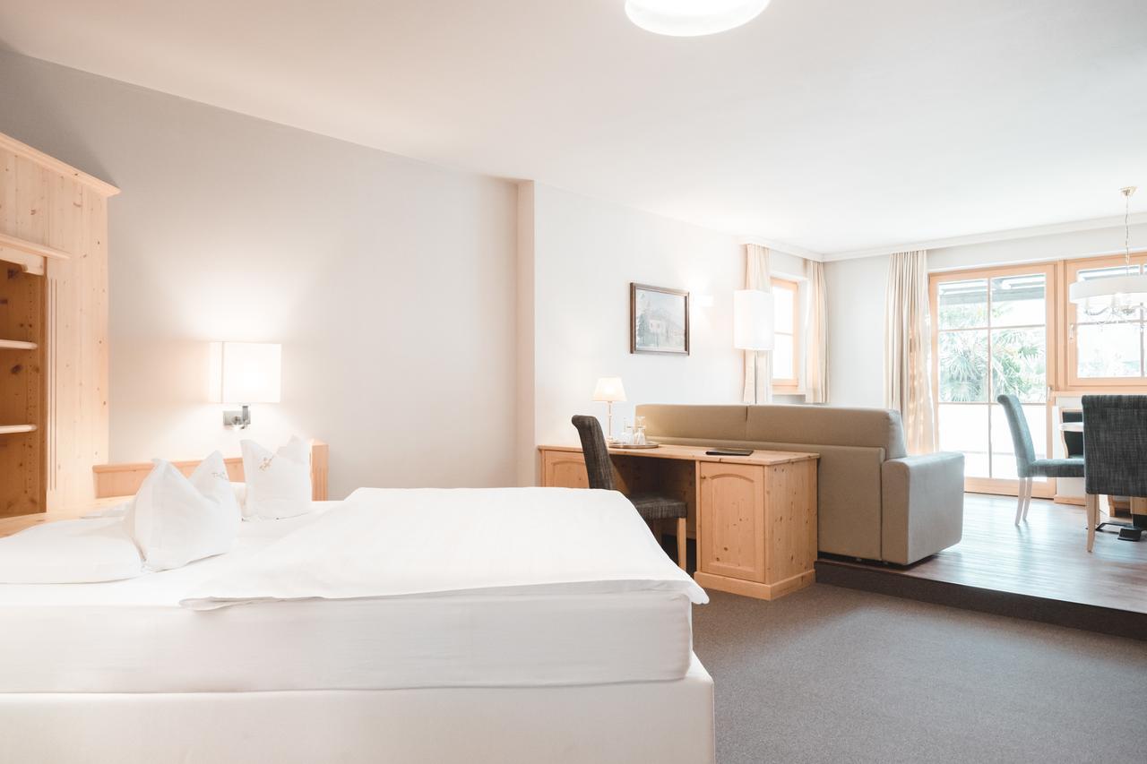 Hotel Tiefenbrunn Gardensuites & Breakfast Lana Luaran gambar